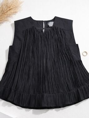 Anthropologie Black Micro pleated Boxy Cut Top - Size XS NWOT